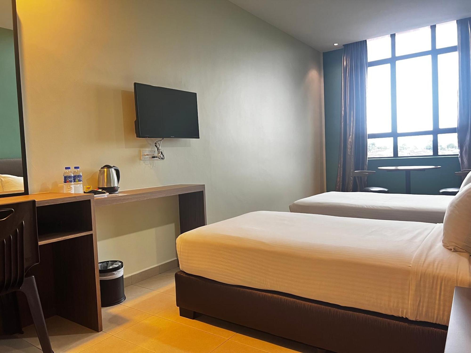 Sin Lien Hotel Келуанг Екстериор снимка