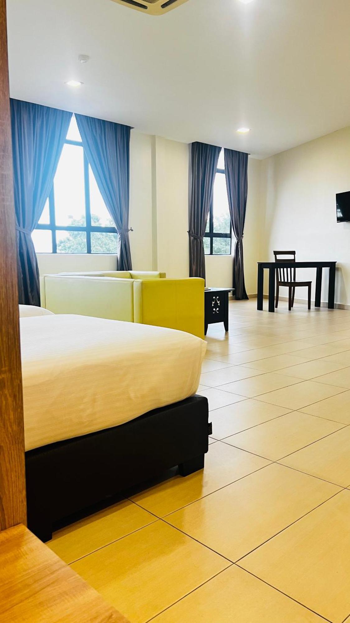 Sin Lien Hotel Келуанг Екстериор снимка