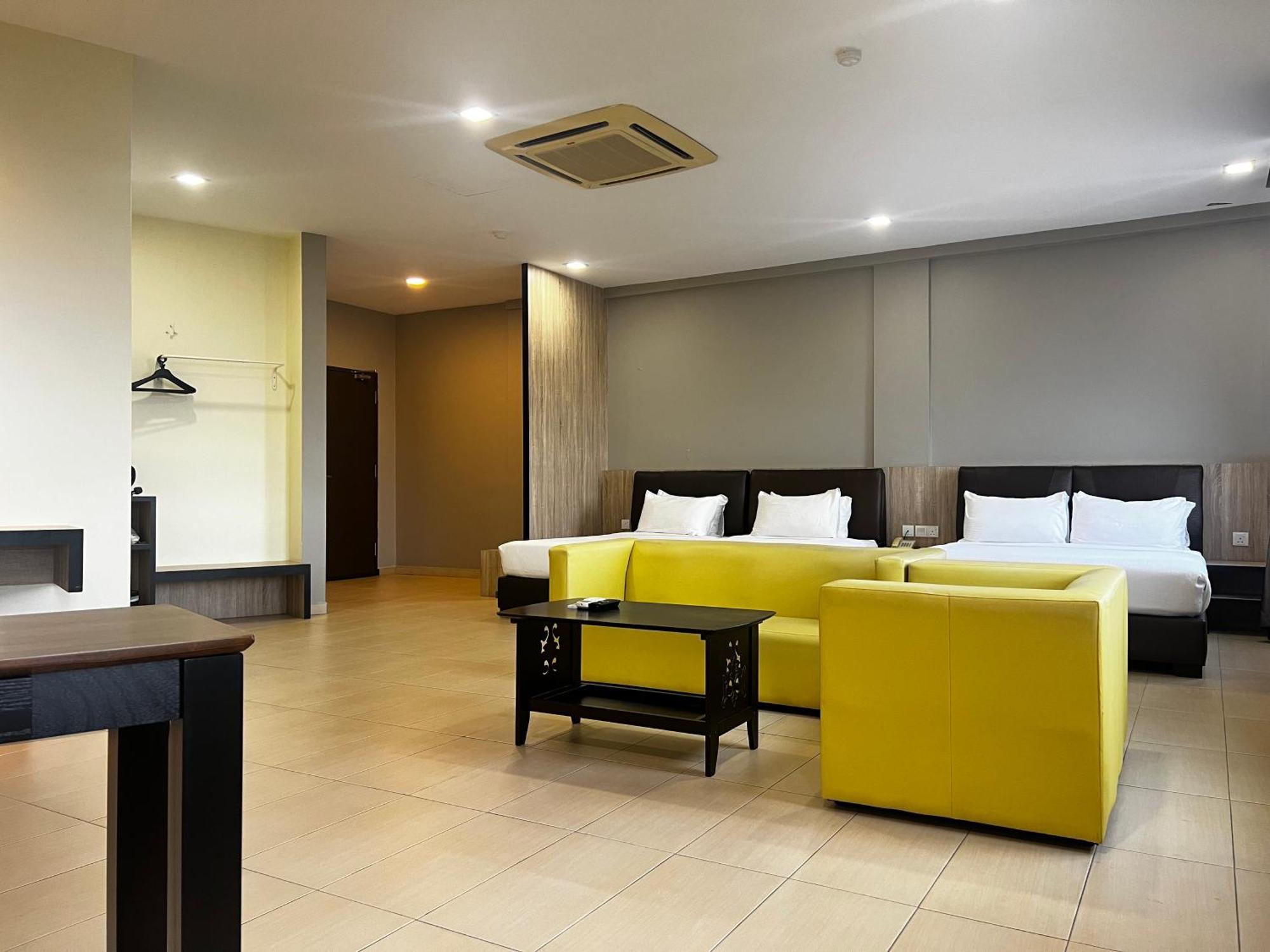 Sin Lien Hotel Келуанг Екстериор снимка