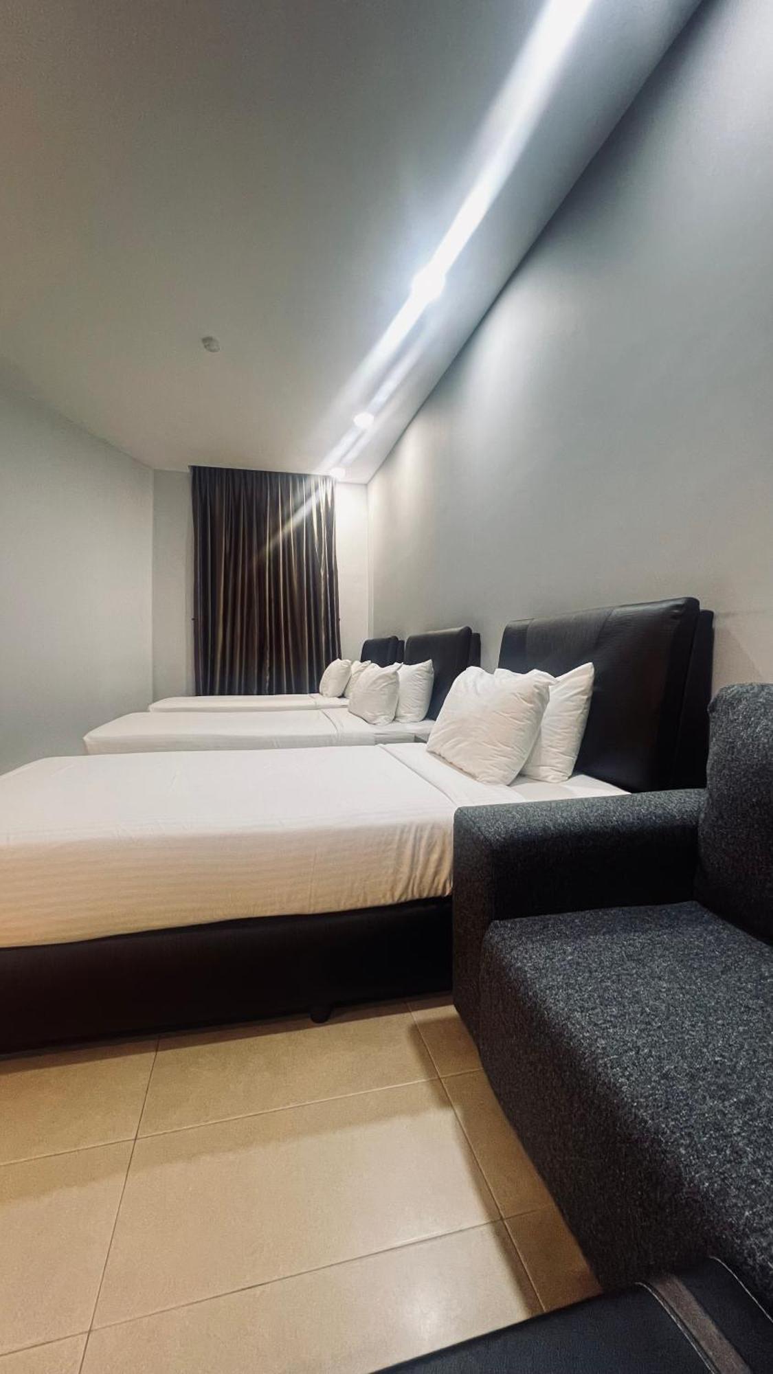 Sin Lien Hotel Келуанг Екстериор снимка