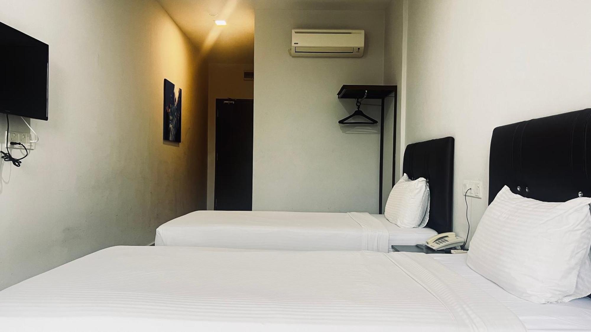 Sin Lien Hotel Келуанг Екстериор снимка